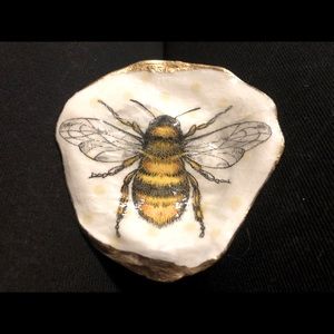 Bumble bee jewelry holder